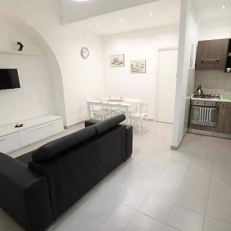 Laterano White Home - Colosseo ローマ エクステリア 写真